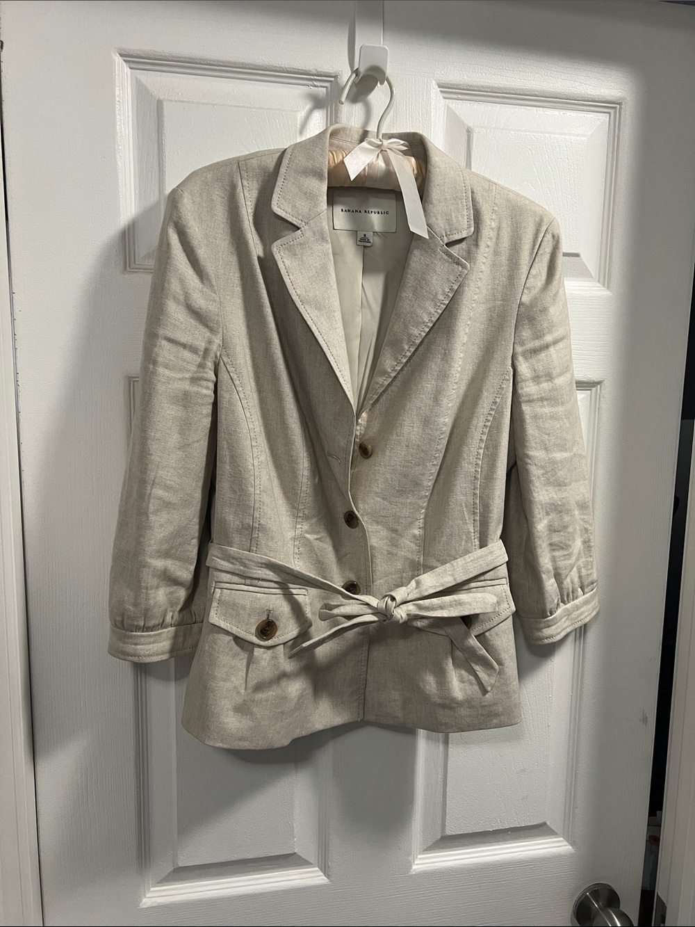 Banana Republic Light Cream Linen-Blend Belted Blazer